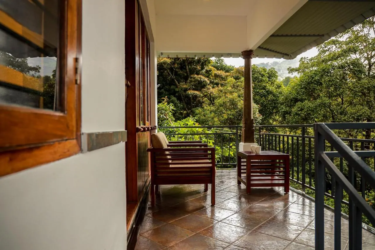 Golden Fern Resort Kanthalloor Hotel