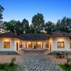  Villa Cvm House With Lawn At Thiruvalla By Stayvista India