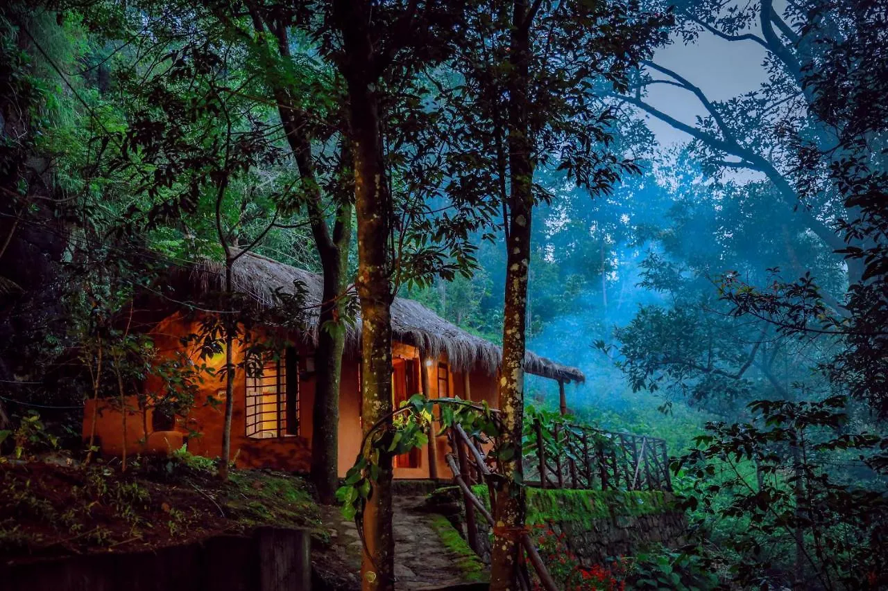 Golden Fern Resort Kanthalloor